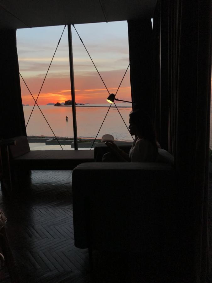 Deepspace Cabin On Quiet Beach Ko Lanta Eksteriør billede