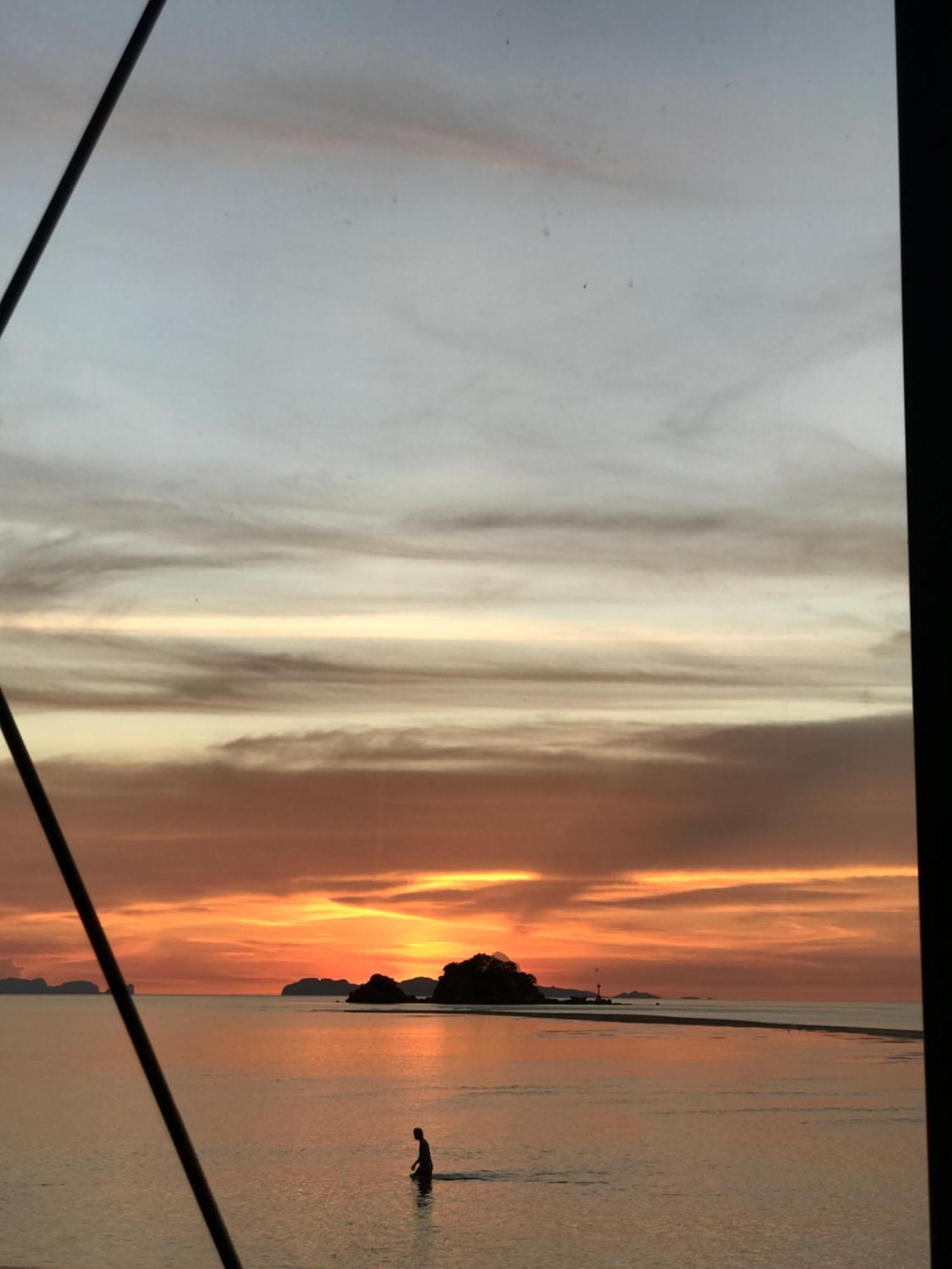 Deepspace Cabin On Quiet Beach Ko Lanta Eksteriør billede